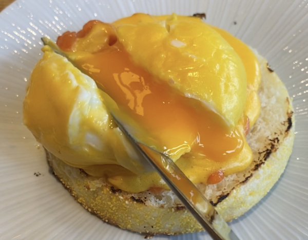 エッグベネディクト