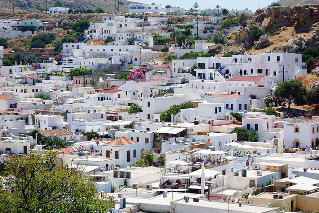 リンドスの白い街並み