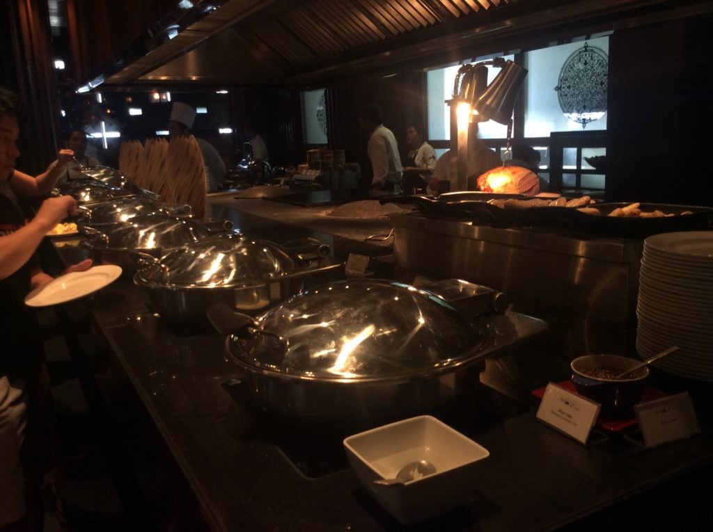 朝食ビュッフェ