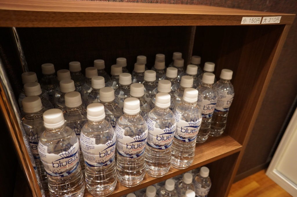 水