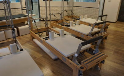 ピラティス専門マシーン