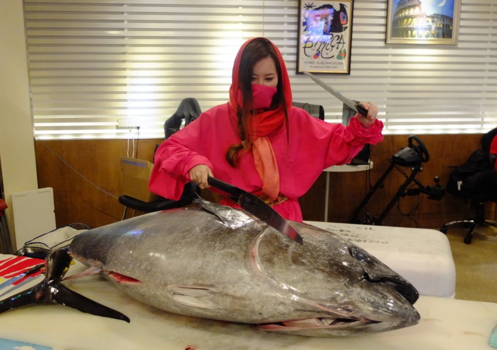 女忍者とマグロ