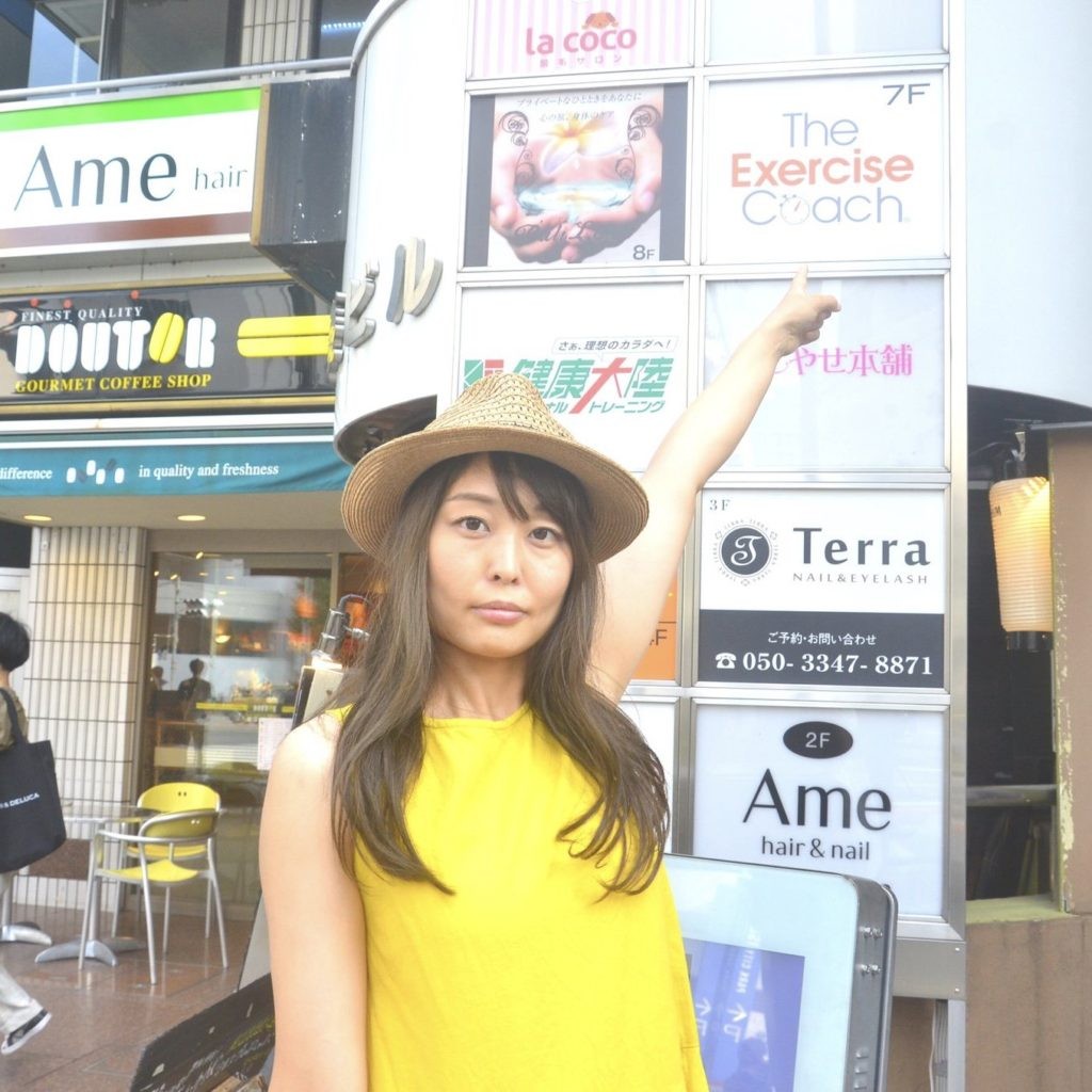 エクササイズコーチ新宿店の前